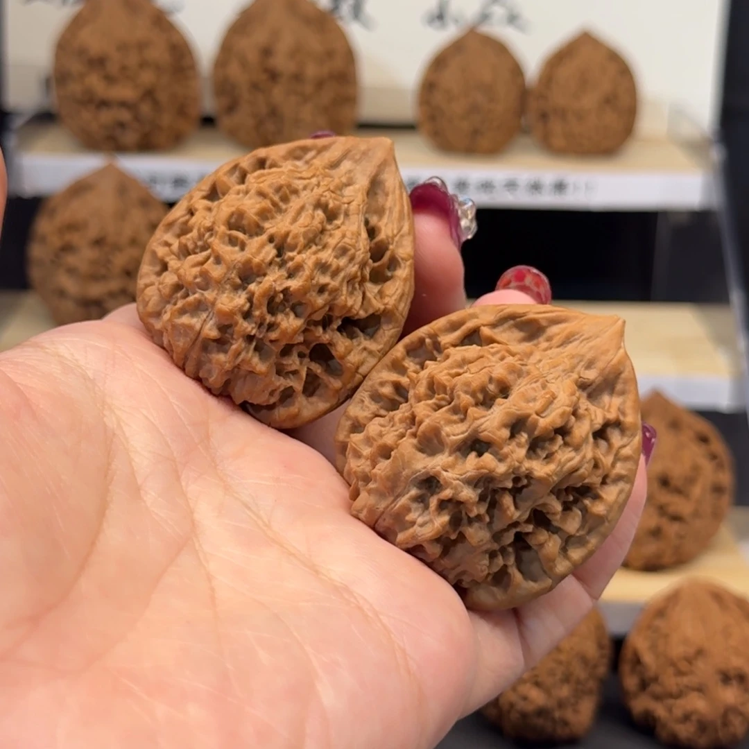 得***杨文玩核桃把件42尺王勇官帽一对