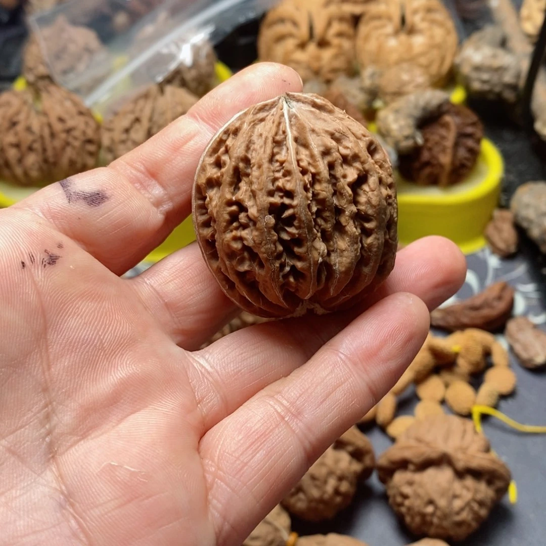 文玩核桃吊坠我**达核桃102