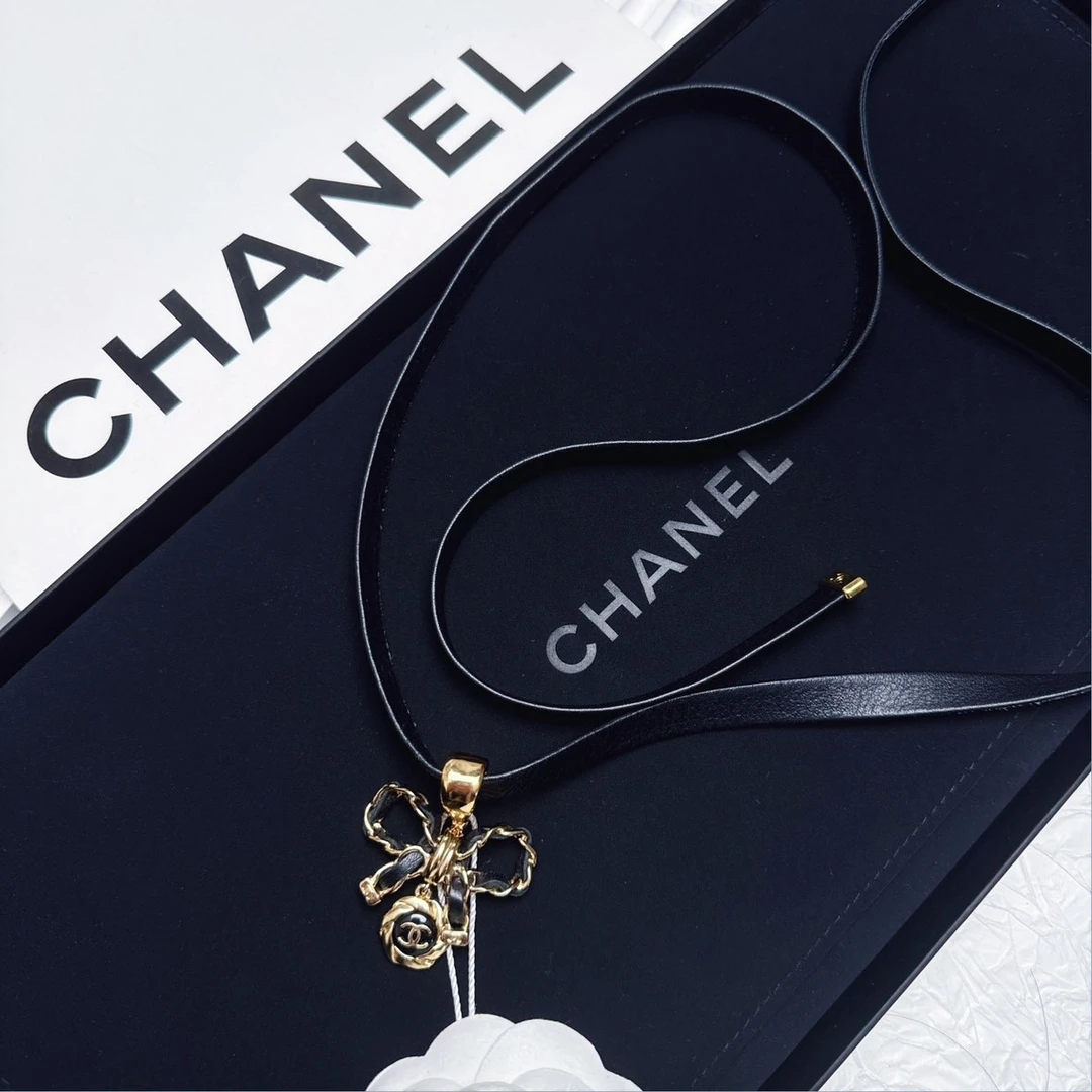 95新 Chanel/香奈儿 柚礼中古/蝴蝶结皮穿双C项链LN501072