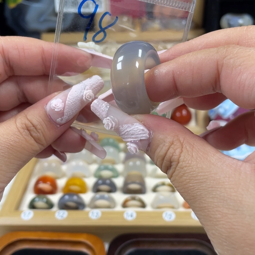 玛瑙/玉髓未镶嵌戒指98号港18直径18.1（非质量问题.不退不换）