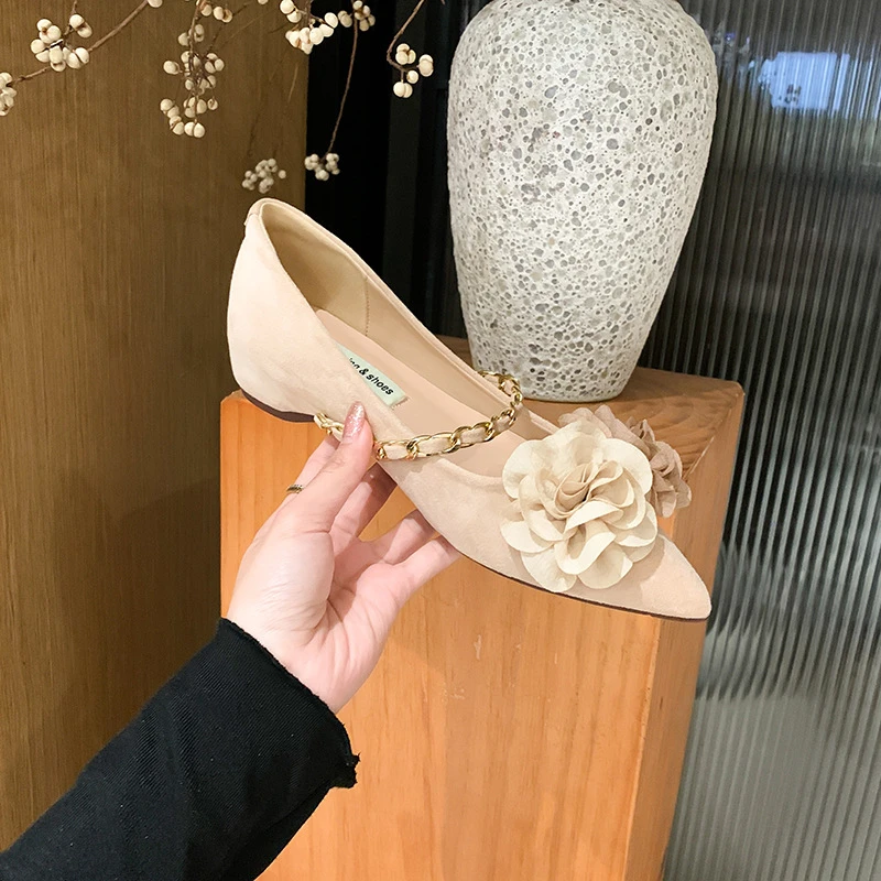 法式内玛丽珍单鞋女2025春夏新款小香风复古花朵晚晚风百搭鞋