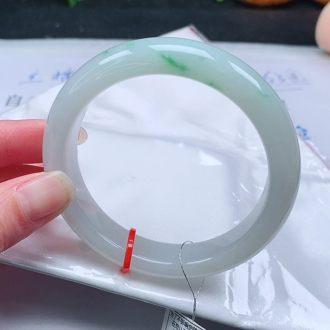 翡翠手镯未镶嵌59圈