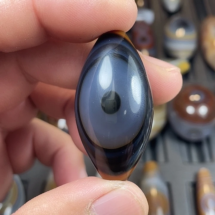 屯***人玛瑙/玉髓未镶嵌颈饰玛瑙吊坠，精美吊坠