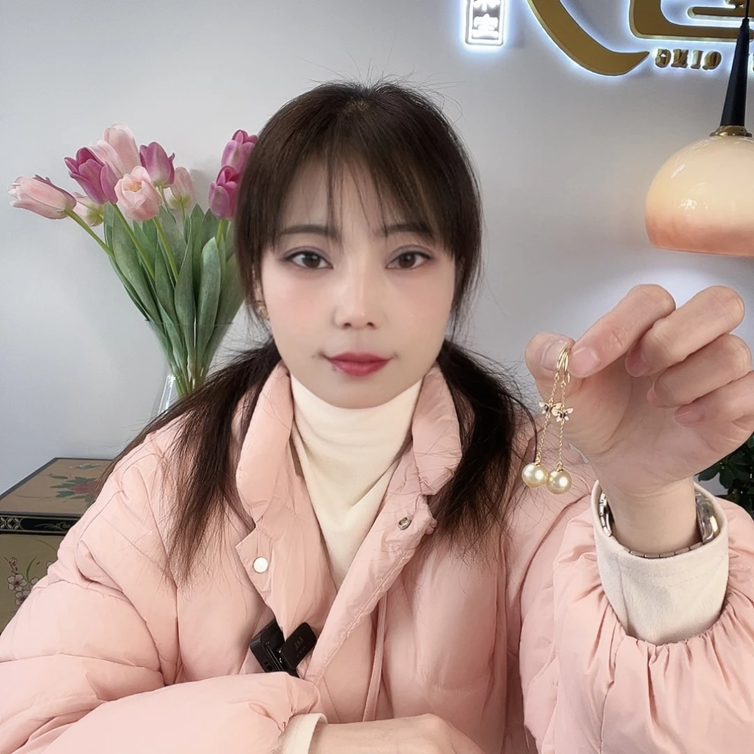 颈饰足银镀金镶嵌翡翠