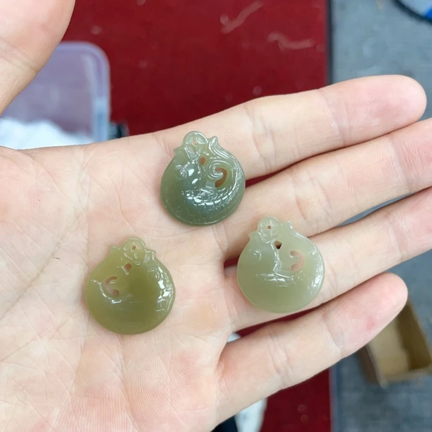 天然和田玉年年有鱼吊坠多样性发其一ww01颜色随机