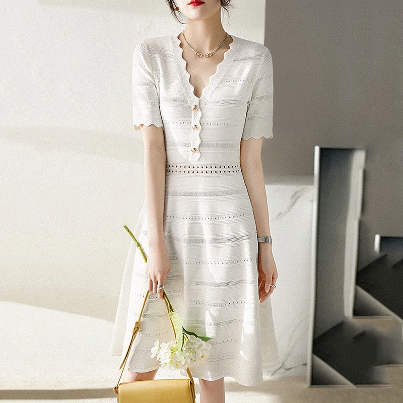 DUCURNO冰丝针织连衣裙女夏季2025新款气质花边镂空V领显瘦中长裙