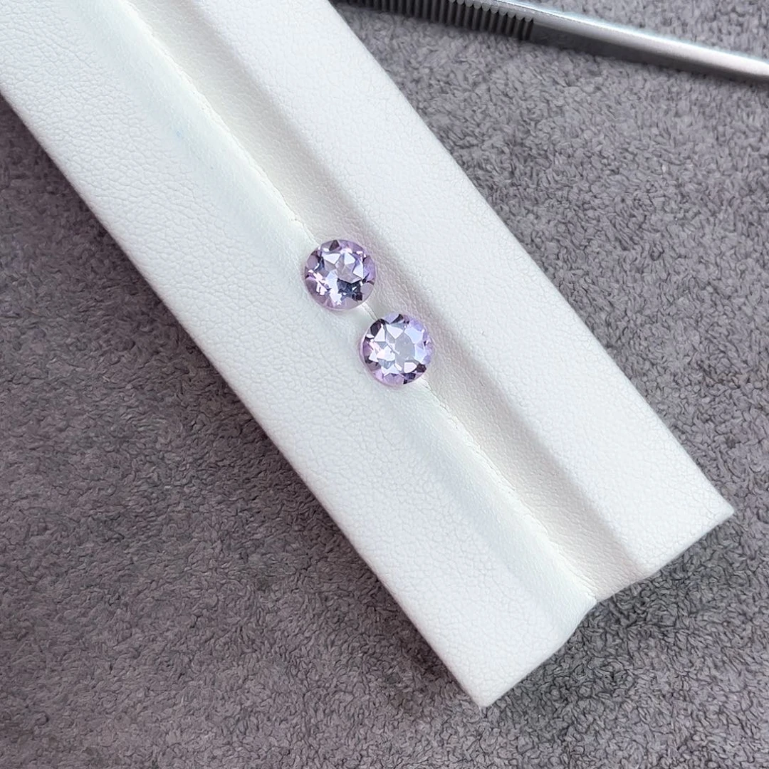 笔搁未镶嵌紫晶一对