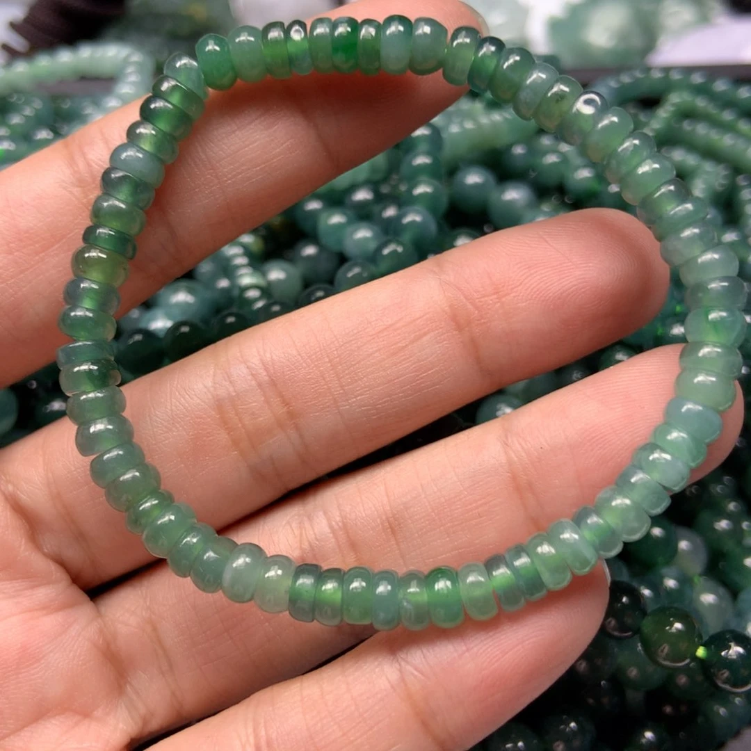 翡翠颈饰未镶嵌天然翡翠