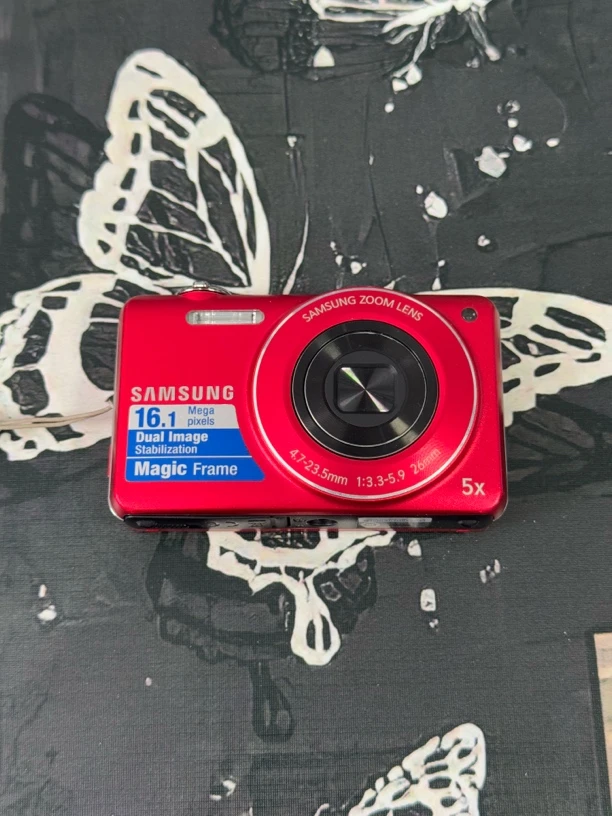 9新 Samsung/三星 st93 红色 屏幕有膜 高清ccd数码相机