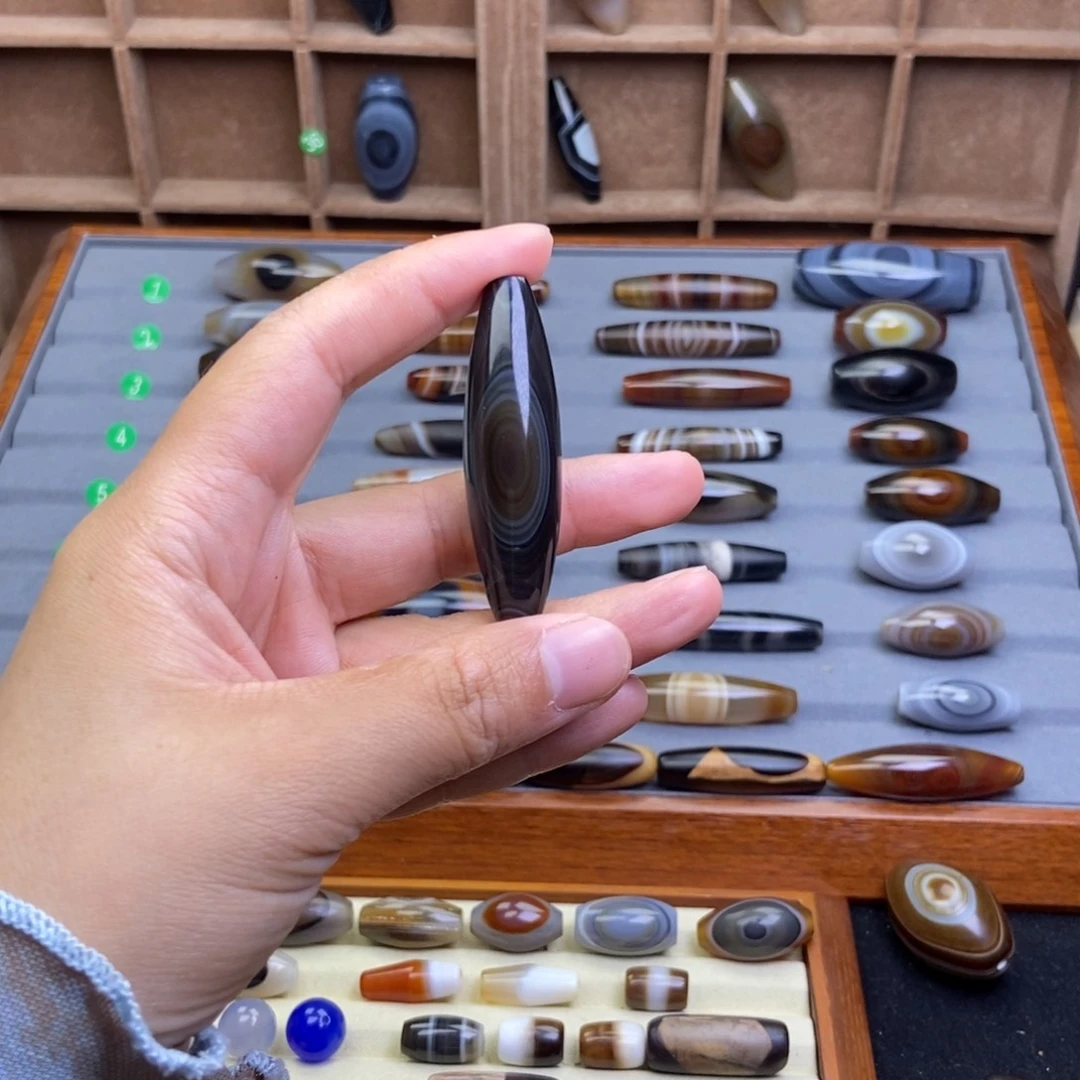 勇***度玛瑙/玉髓颈饰未镶嵌