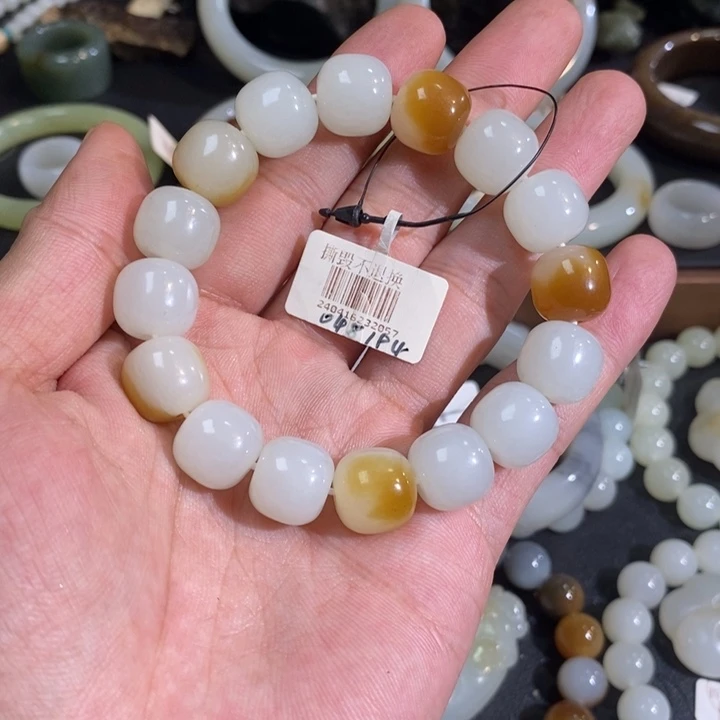 和田玉未镶嵌手链m****i新疆且末金山矿老料糖白老型珠手串