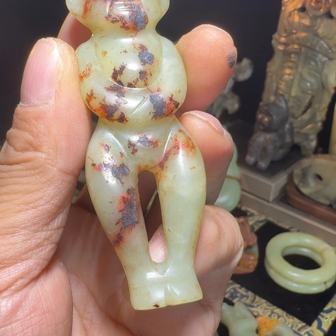 北***熊有机玻璃玉摆件神人器型