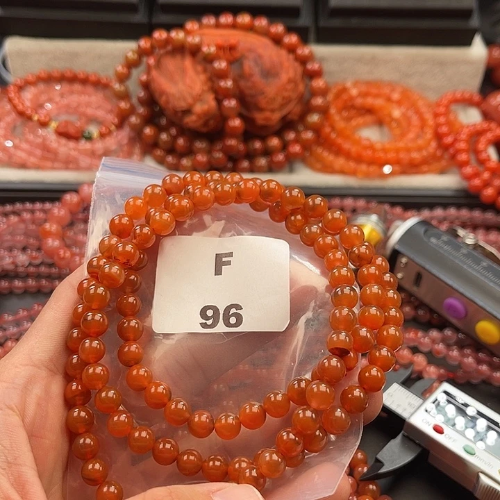 南红玛瑙未镶嵌多样性发货默认微瑕称重7mm