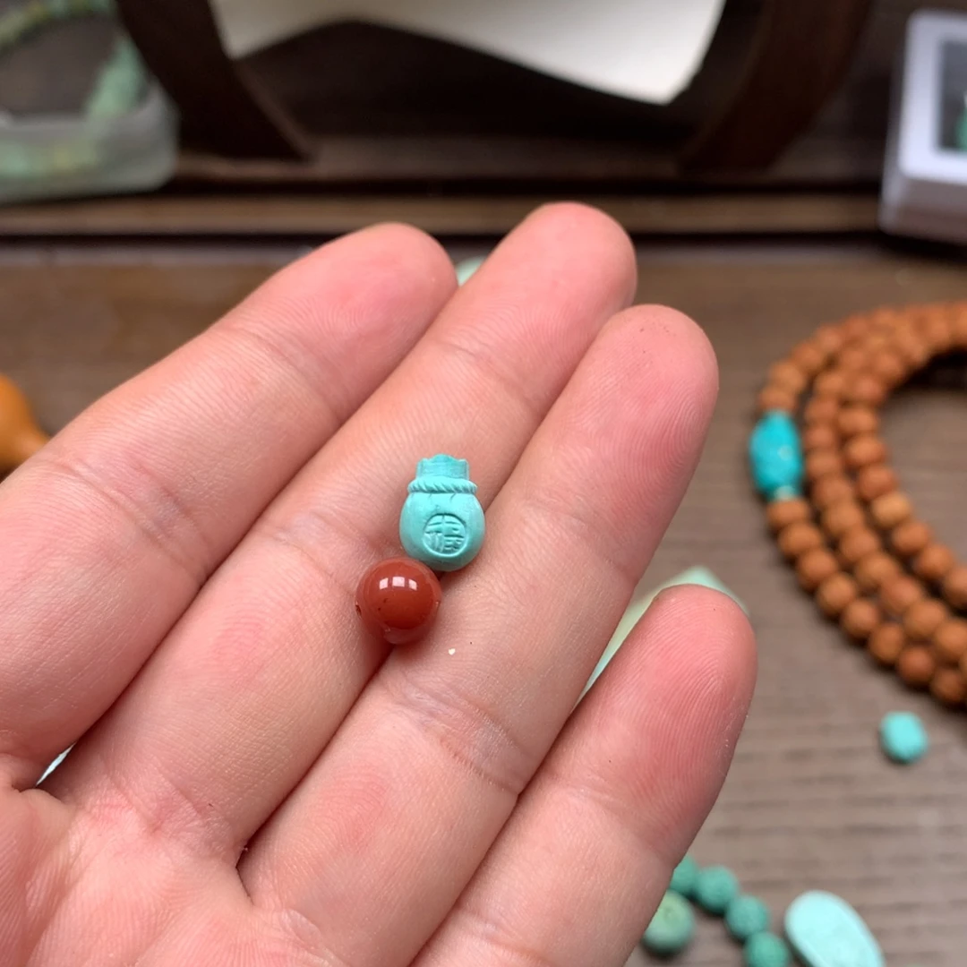 南红玛瑙未镶嵌雕刻