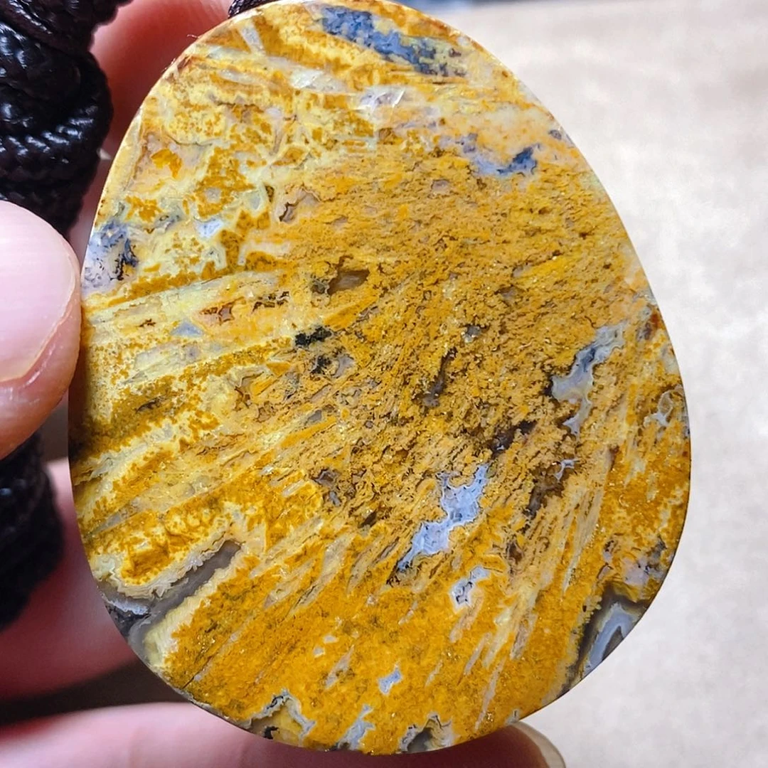 玛瑙/玉髓未镶嵌颈饰萨***，