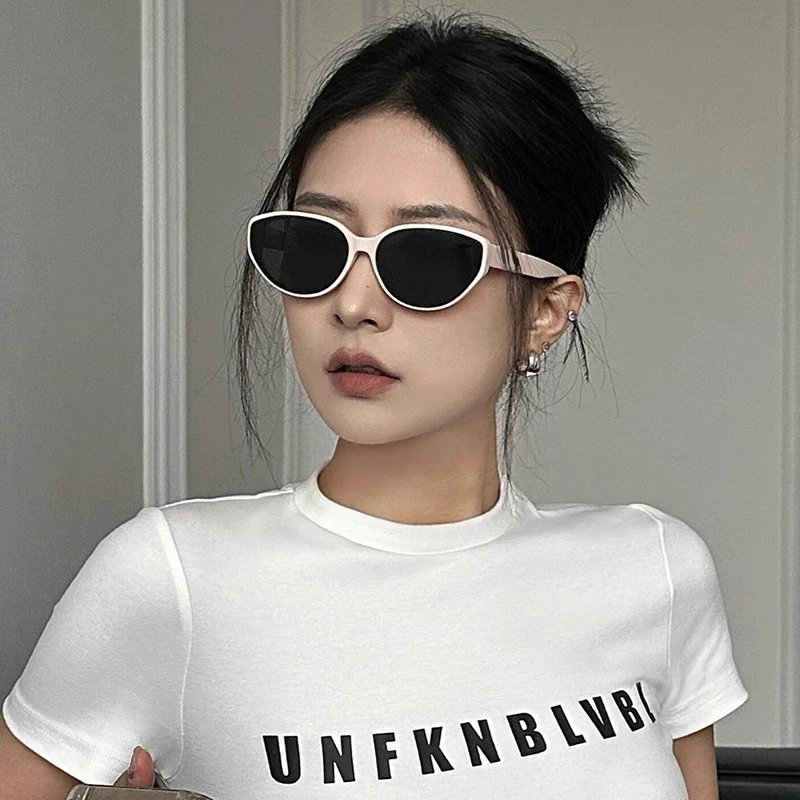 猫眼墨镜女款显脸小2025新款高级感防晒防紫外线方圆脸白框太阳镜
