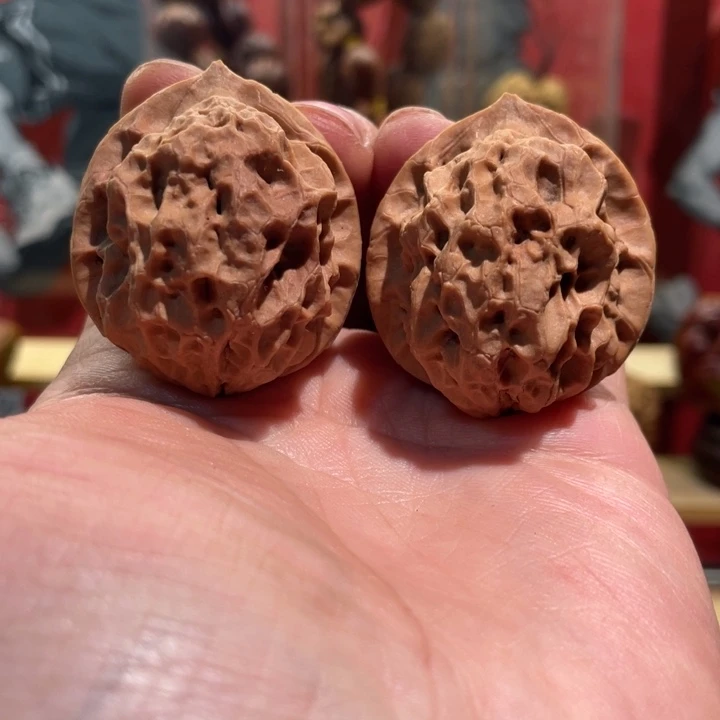 文玩核桃把件云铁6