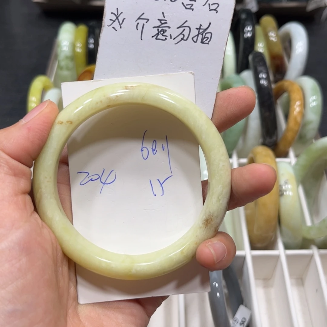 未镶嵌蛇纹石玉手镯