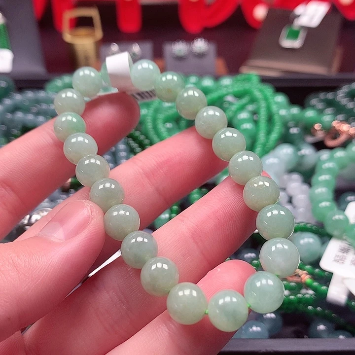 翡翠耳饰未镶嵌翡翠