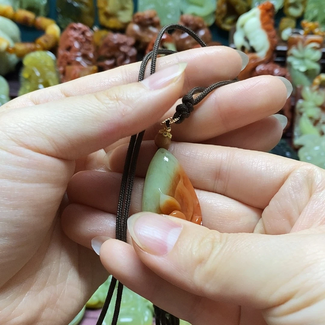 用***1岫玉未镶嵌吊坠(赠链)