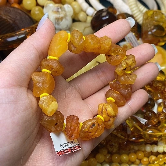 未镶嵌琥珀珠宝奇石