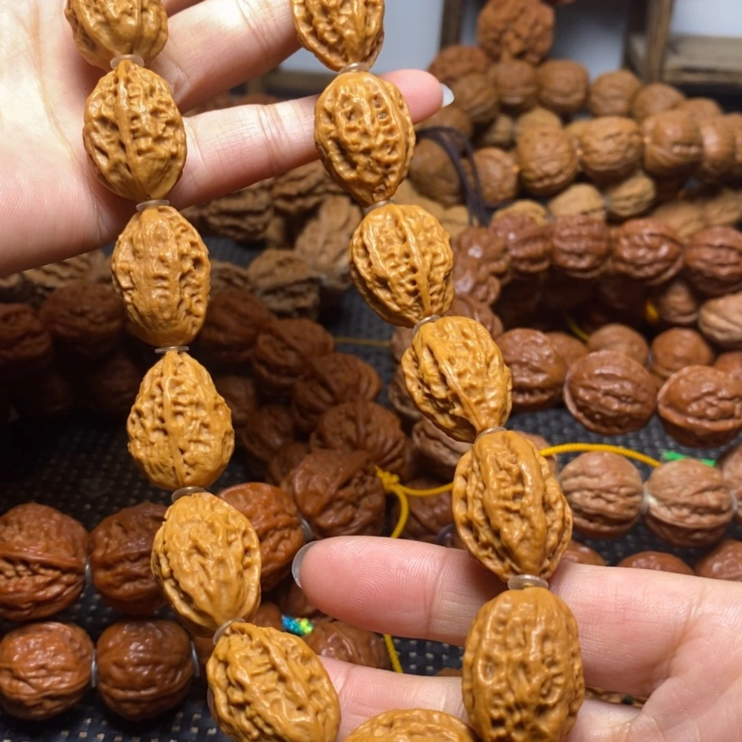 文玩核桃手串绣花鞋手持