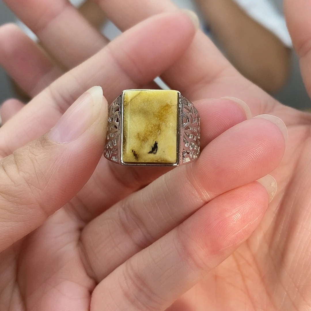 琥珀未镶嵌裸石琥珀