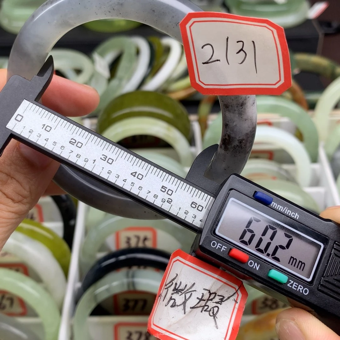 听***竹未镶嵌蛇纹石玉手镯2131