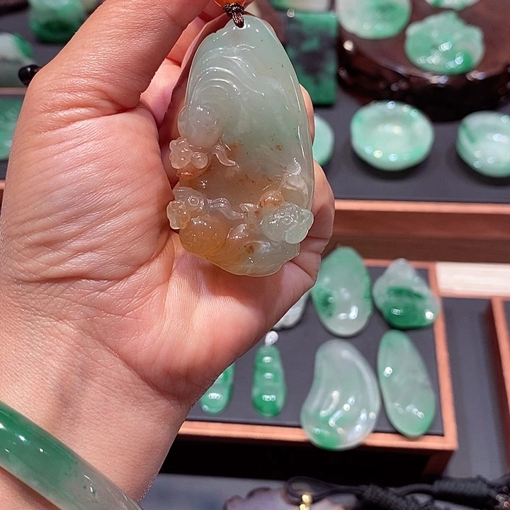 未镶嵌挂件石英质玉（非洲翠）