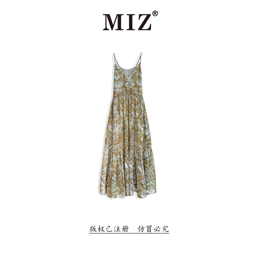 2025年夏季新款休闲轻奢时尚显瘦气质优雅碎花吊带裙2526150