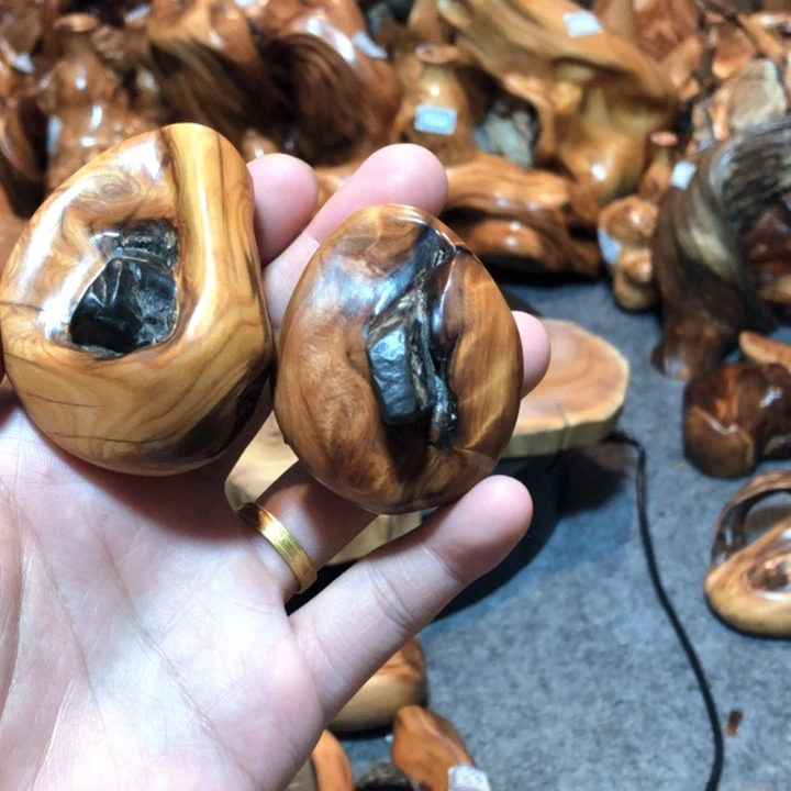 雷***钧柏木（崖柏）崖柏抱石7