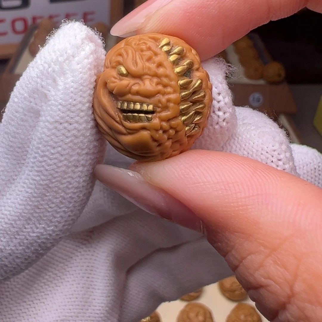 猴头核桃把件镶嵌款吞噬小丑全品有正常封口线