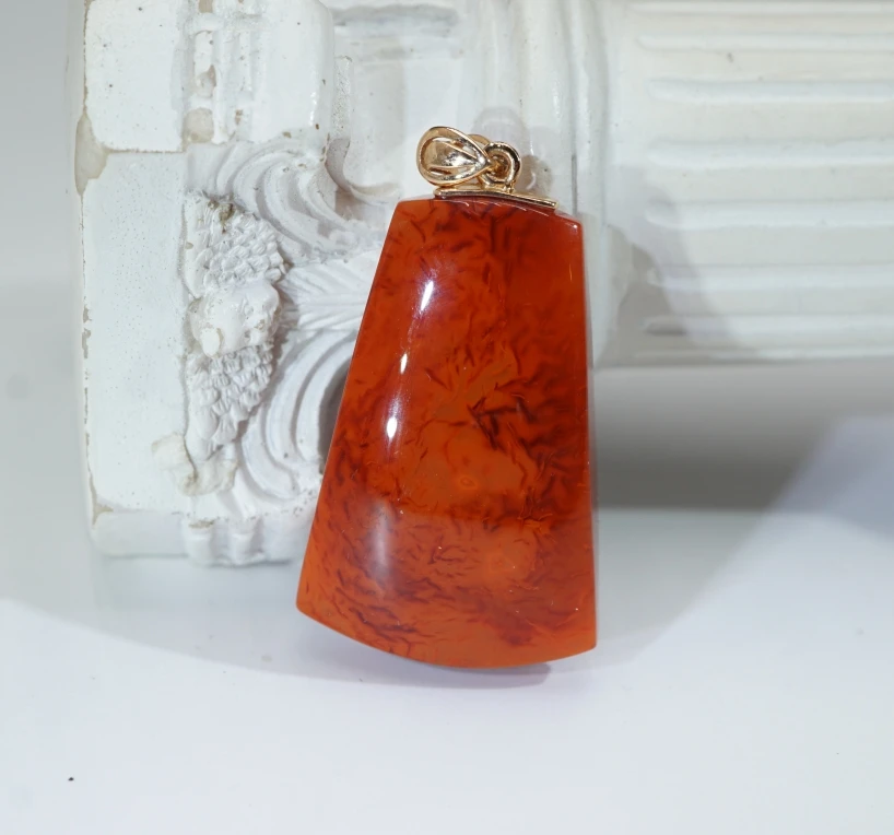 18k火焰纹南红吊坠 AK012121