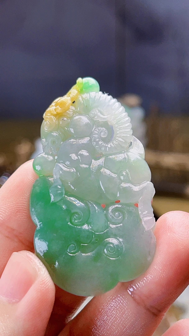 天然缅甸翡翠冰三彩黄加绿羊羊如意毛货买断需抛光尺寸54-30-7