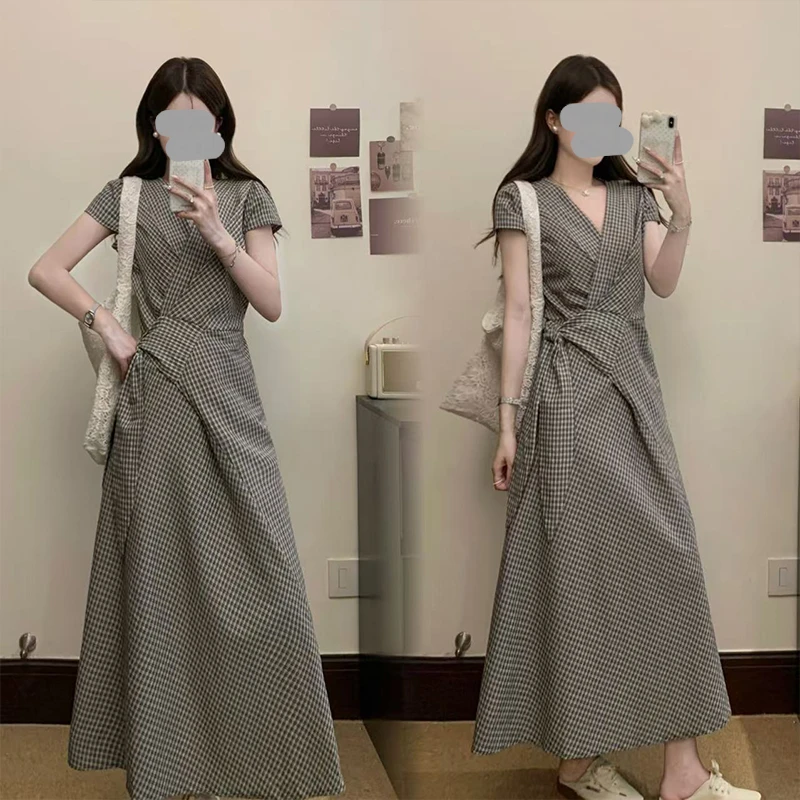 不规则v领交叉绑带格子裙女夏季新品法式气质收腰显瘦短袖连衣裙