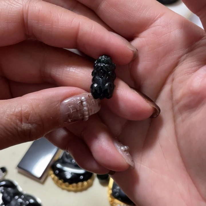 l***e翡翠未镶嵌颈饰翡翠