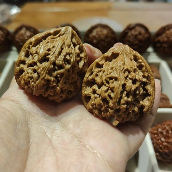 文玩核桃把件古树南将石