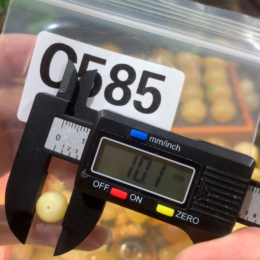 未镶嵌琥珀珠宝奇石