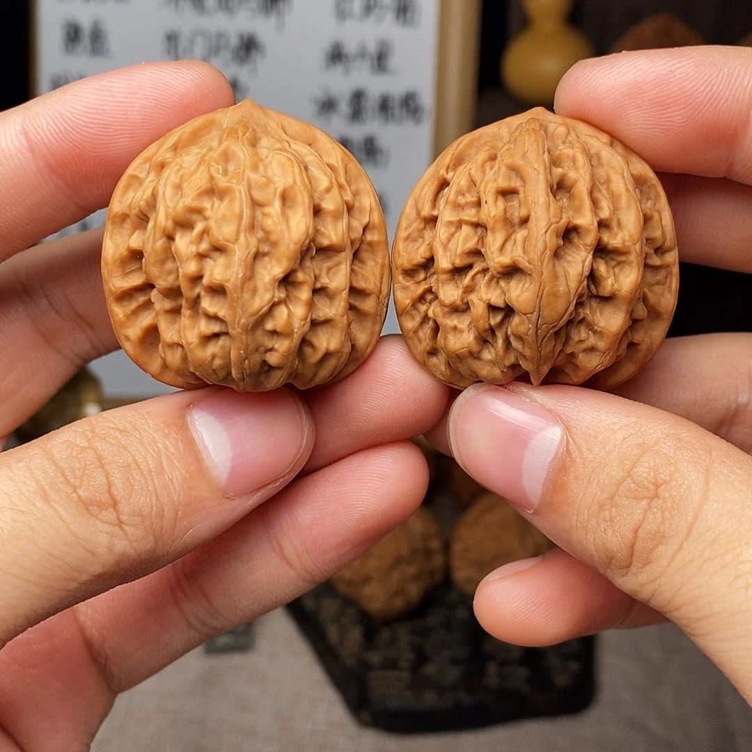 文玩核桃吊坠九龙