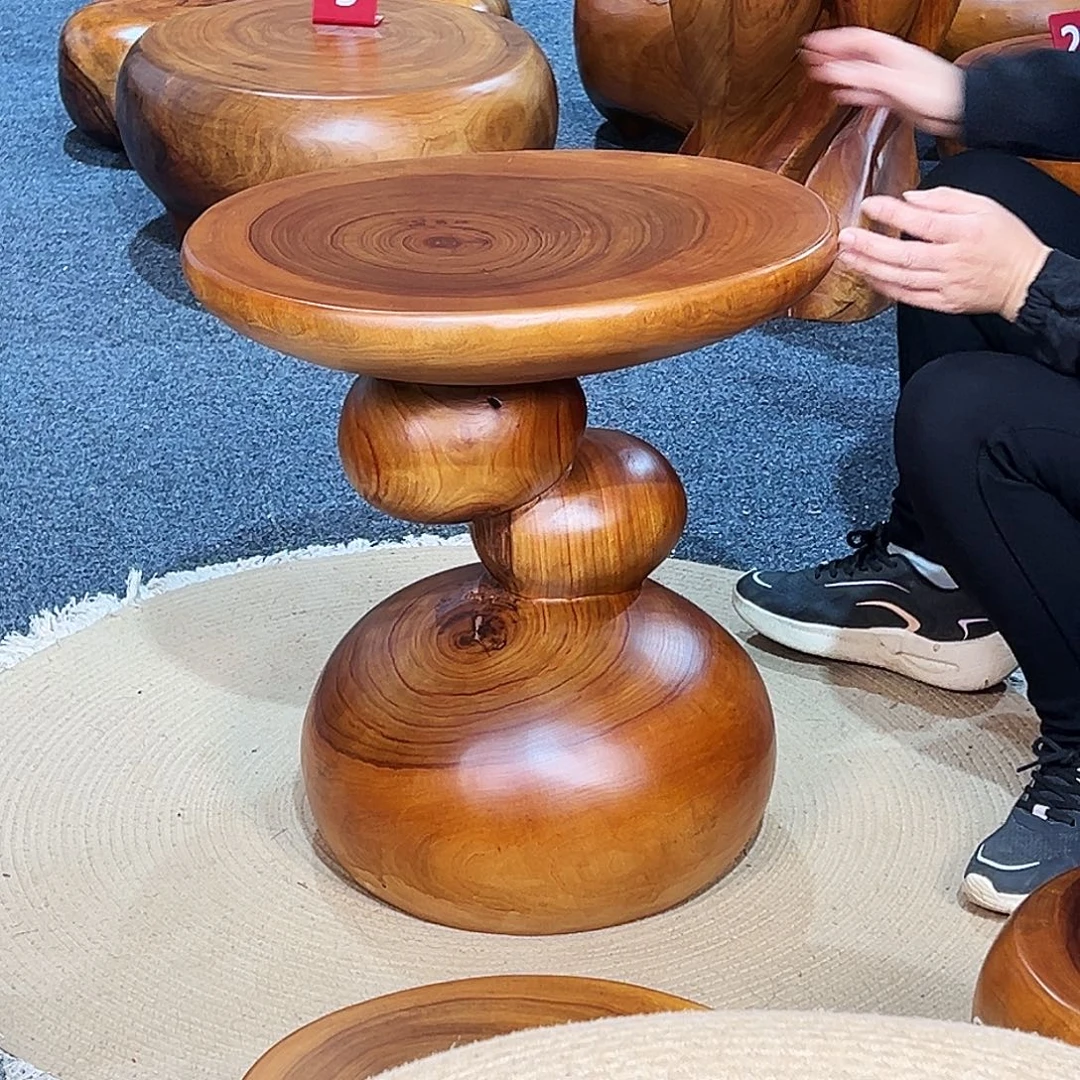 32 号香樟木尺寸：48-36-51cm