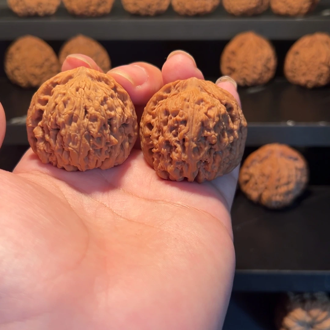 文玩核桃把件40正尖球体南疆石（全品46克.0.2克差