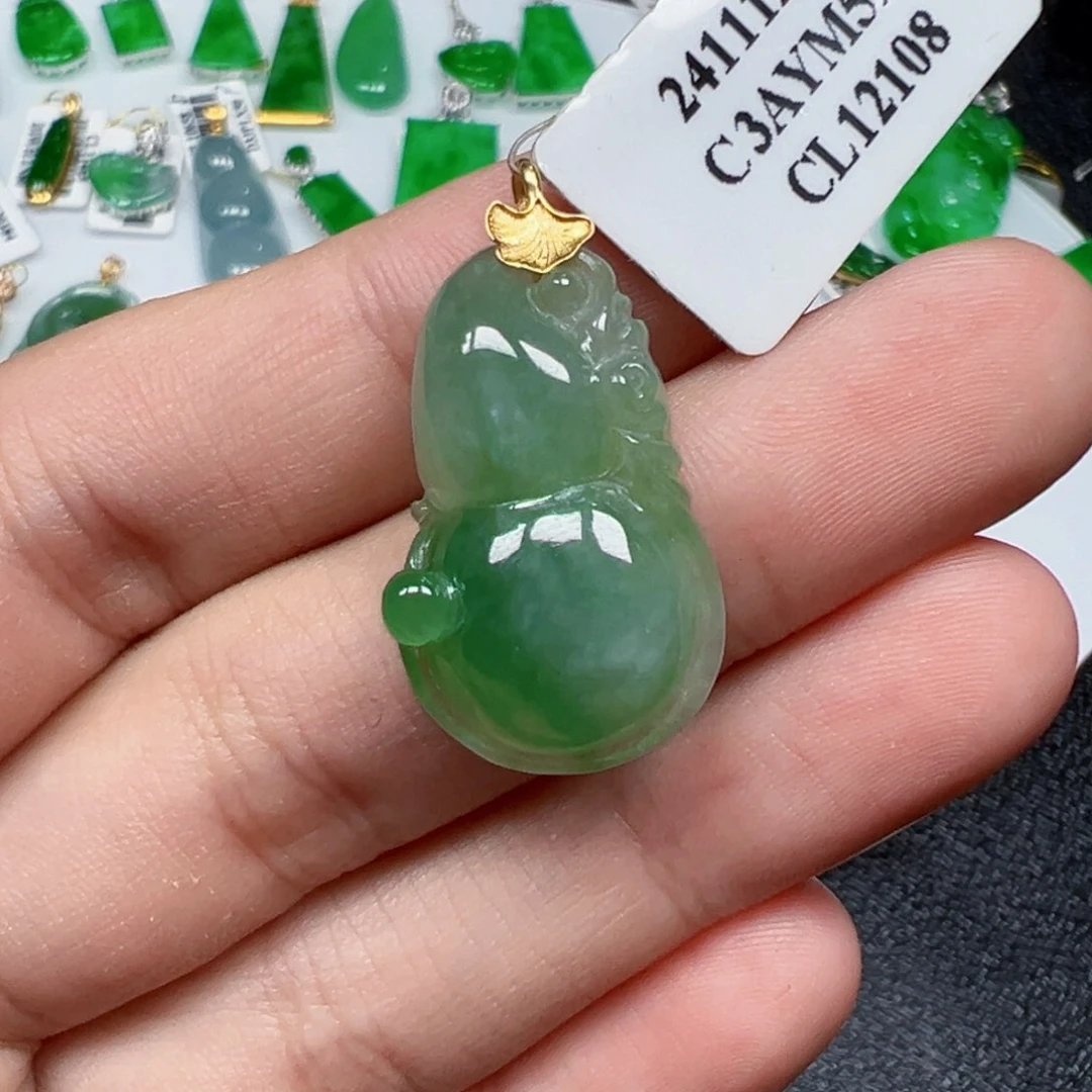 翡翠挂件18K金镶嵌翡翠
