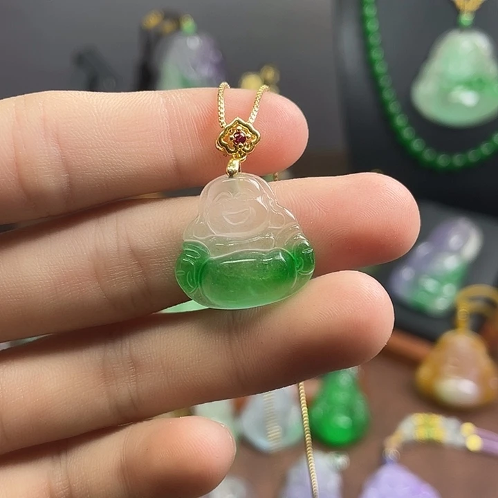 翡翠未镶嵌吊坠(赠链)