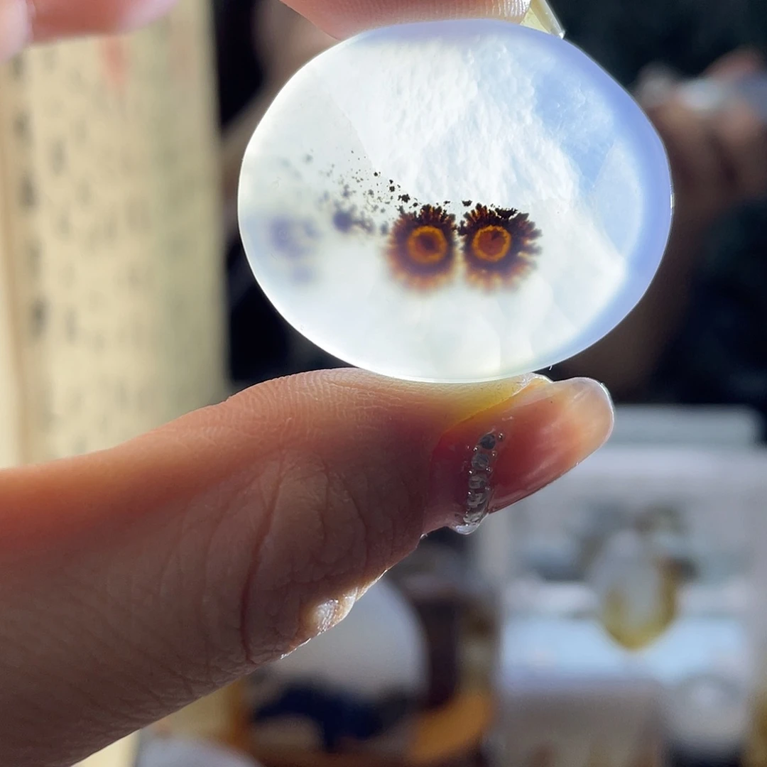 玛瑙/玉髓未镶嵌珠宝奇石