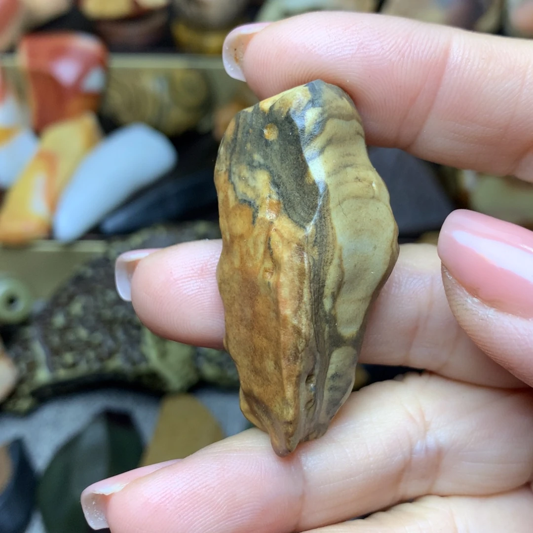 34567889764322456788