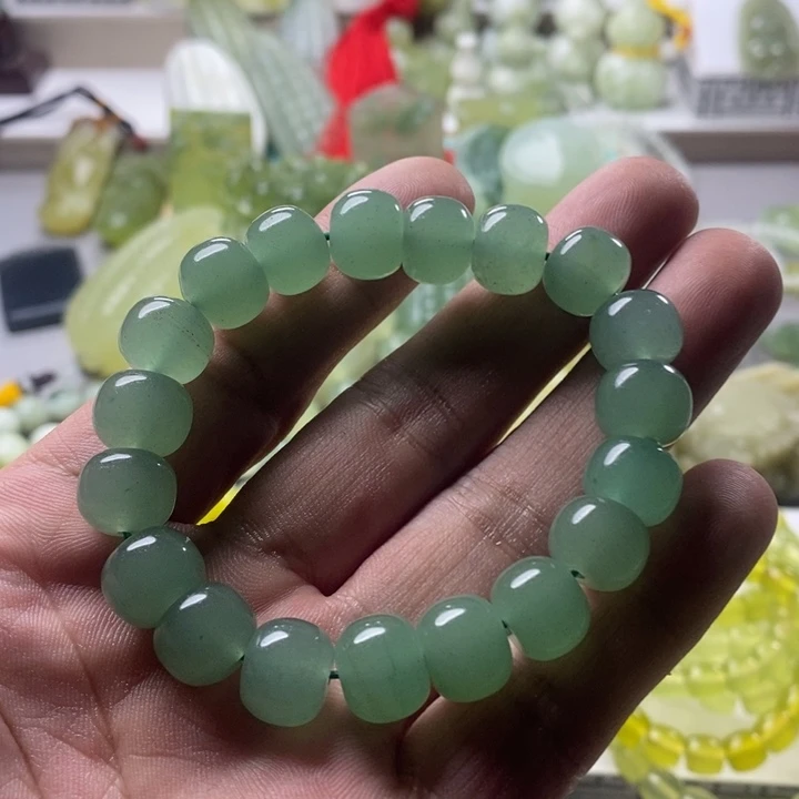 未镶嵌蛇纹石玉颈饰