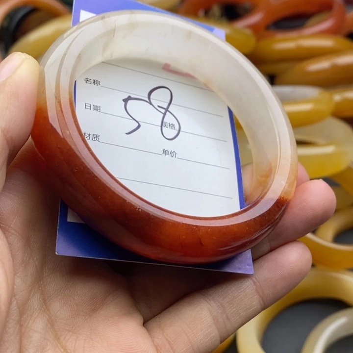 未镶嵌手镯石英质玉