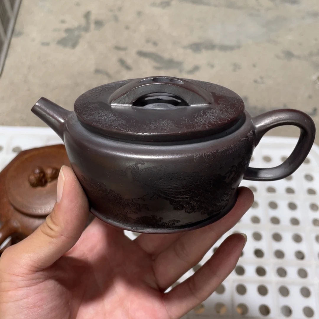 紫砂茶壶老厂紫砂壶一件。