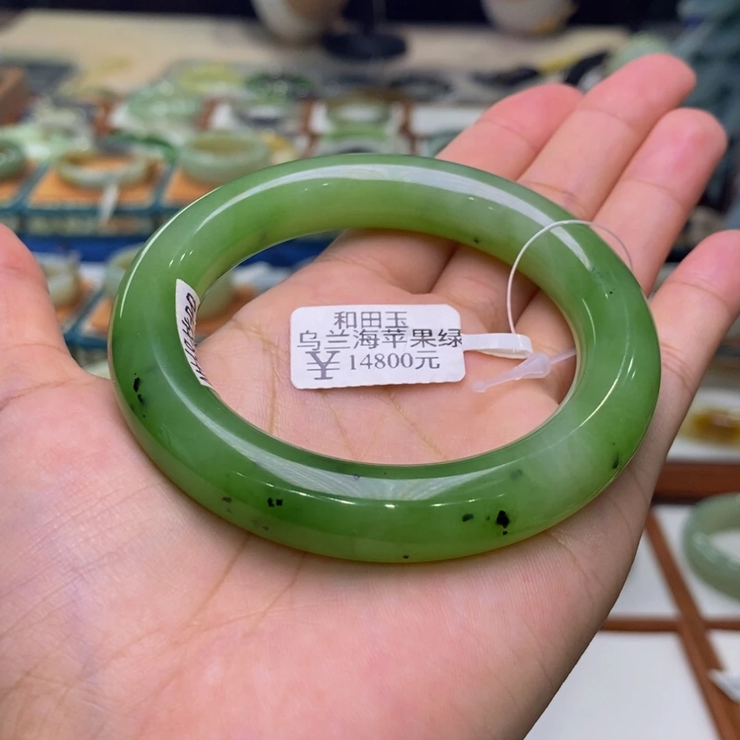 和田玉手镯未镶嵌和田玉乌兰海苹果绿5455