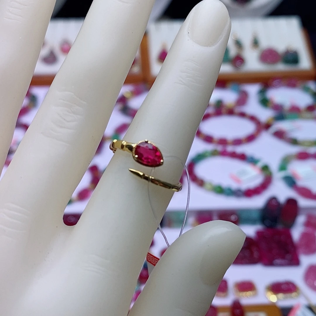 碧玺戒指18K金镶嵌碧玺戒指